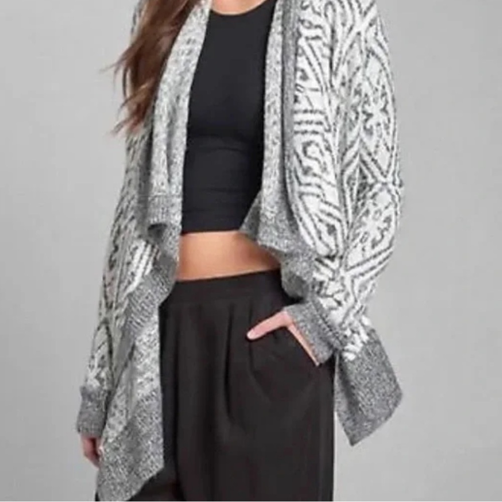 Abercrombie size XS slouchy open front cardigan